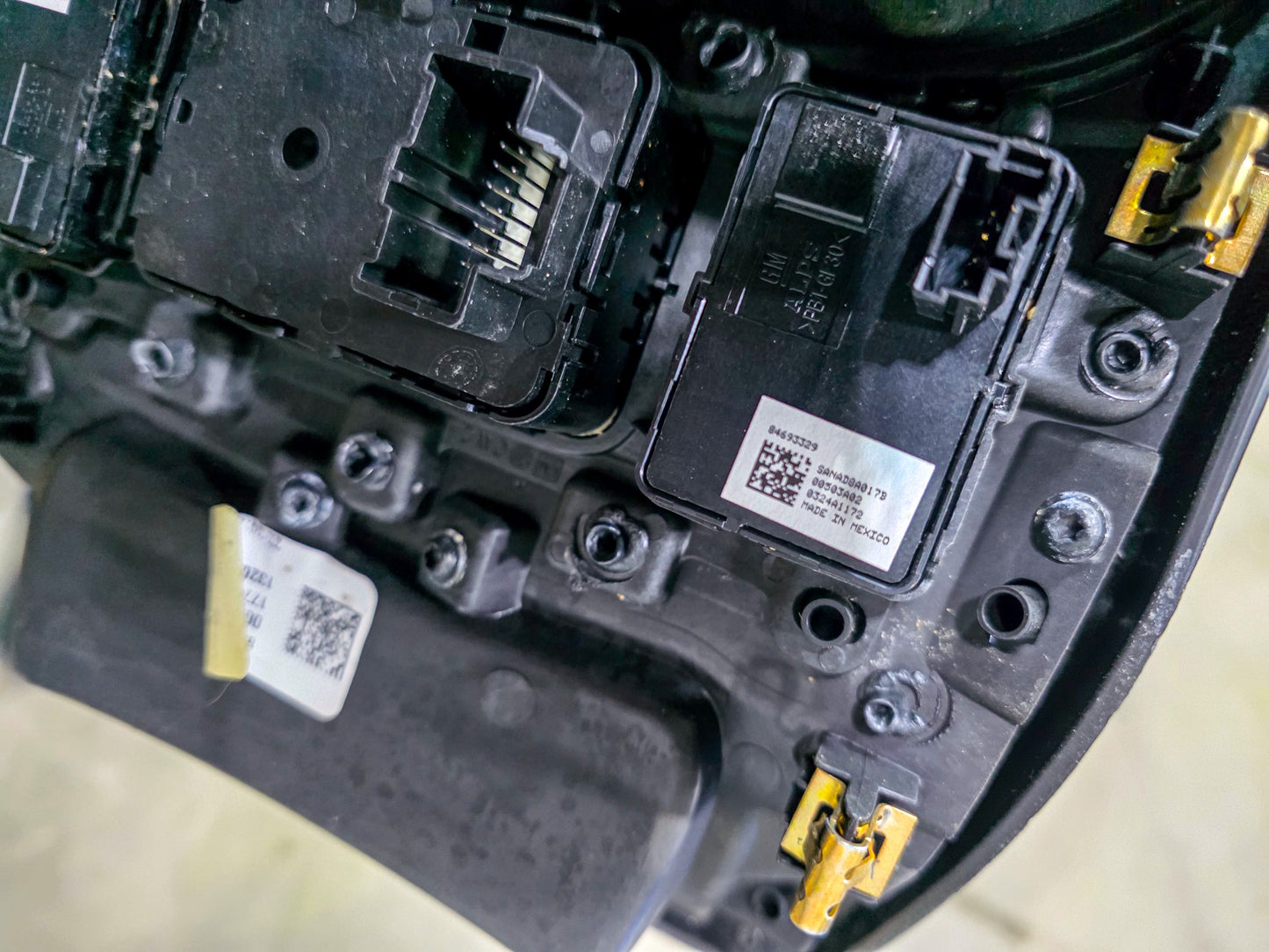 2017-2025 GMC Acadia Center Console, Transmission Shift Button Assembly, Receptacle, Hazard Light & Traction Control Switch, Front Right Left Side Seat Heater Switch, Trim Plate 84769914, 13529869, 84646674, 84693327, 84736648 - view 10
