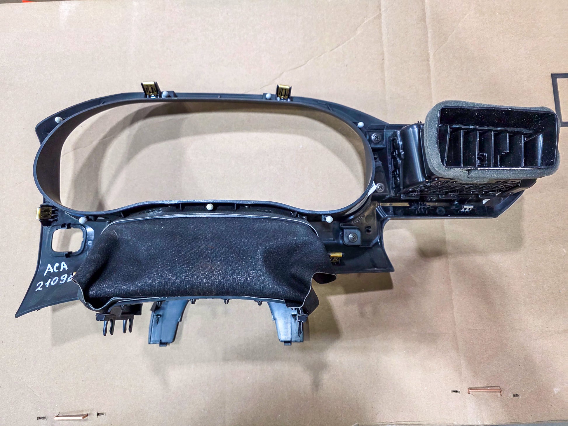 2018-2023 GMC Acadia Speedometer Cluster Bezel and Left Driver A/c Vent 84532974, 26948220, 23366469 - view 2