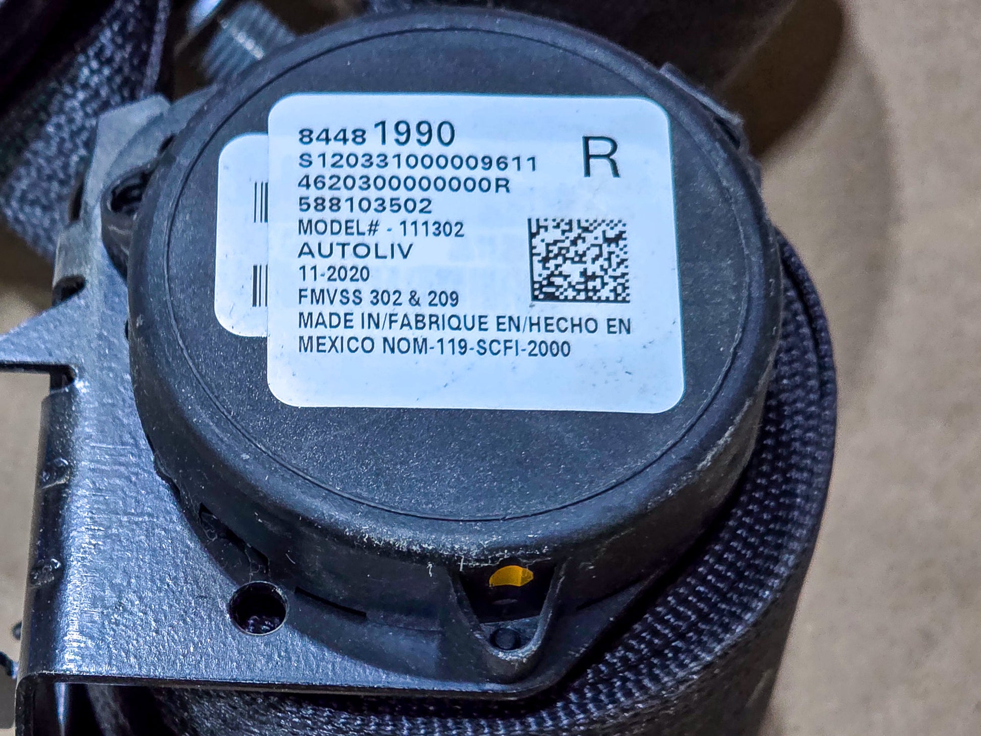 2017-2021 GMC Acadia 2nd Row Rear Right Seat Belt Retractor 84481990 - view 2