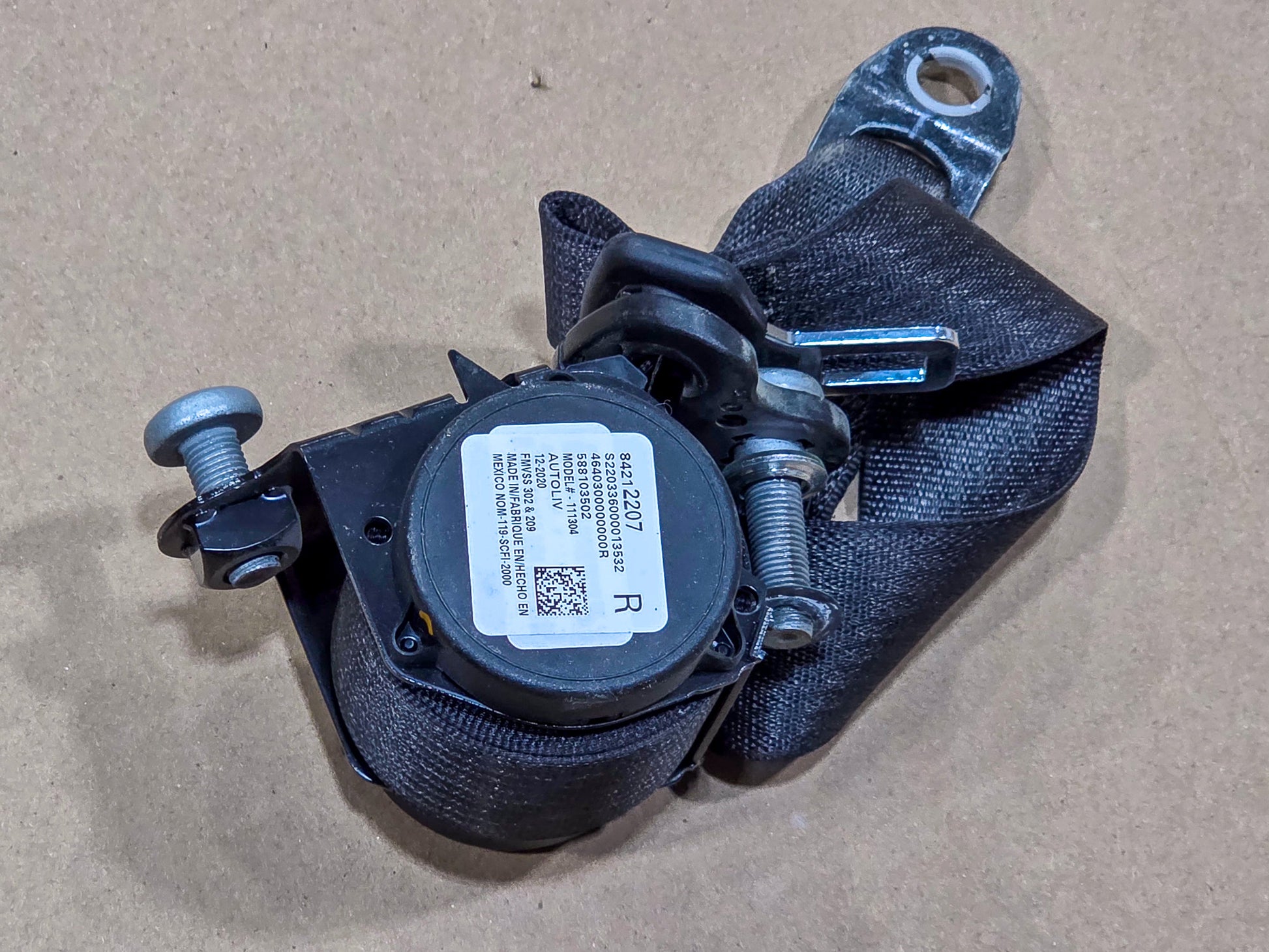 2017-2021 GMC Acadia Rear 3rd Row Passenger Right Side Seat Belt Retractor 84212207, 588103502