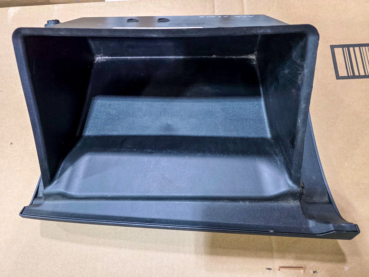 2019-2023 GMC Acadia Glove Compartment Storage Box 84504779 - view 2
