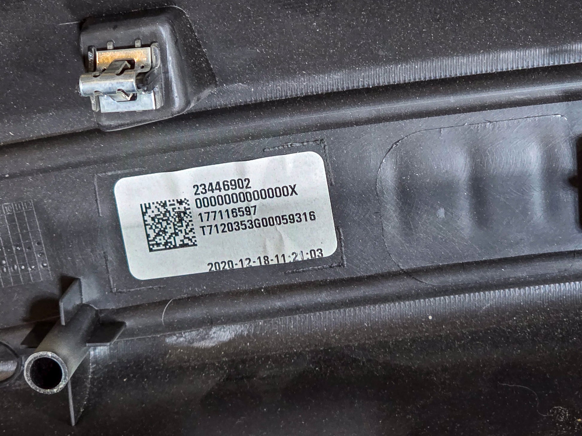 2017-2023 GMC Acadia Rear Trunk Sill Scuff Trim Panel Liftgate Sill Plate 23446902 - view 3