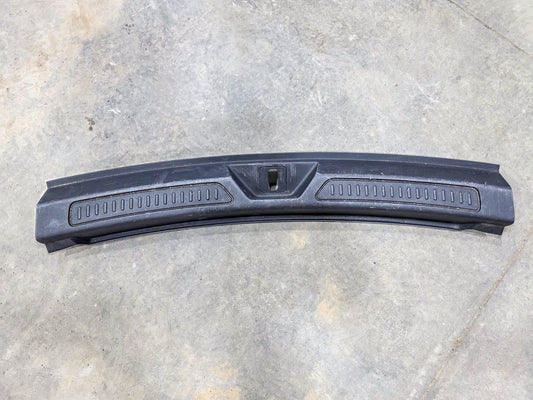 2017-2023 GMC Acadia Rear Trunk Sill Scuff Trim Panel Liftgate Sill Plate 23446902