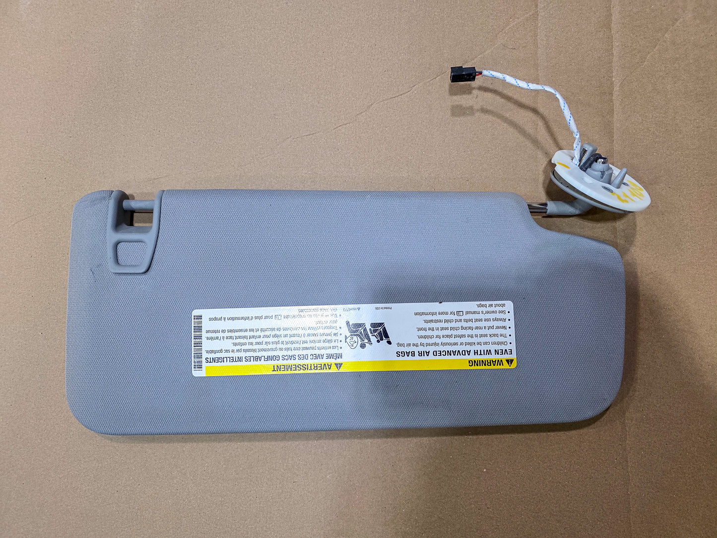 2017-2023 GMC Acadia Sun Visor Driver Left Side Sunvisor W/Light OEM 84195208 - view 2