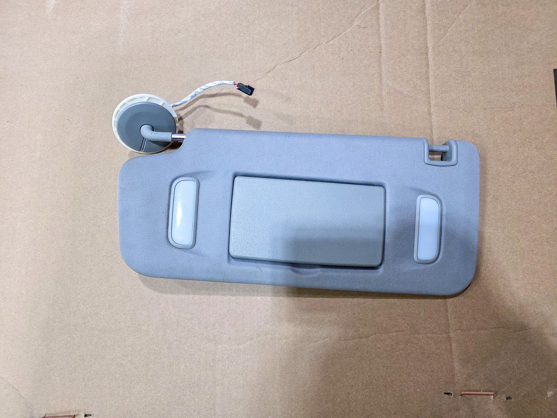 2017-2023 GMC Acadia Sun Visor Driver Left Side Sunvisor W/Light OEM 84195208