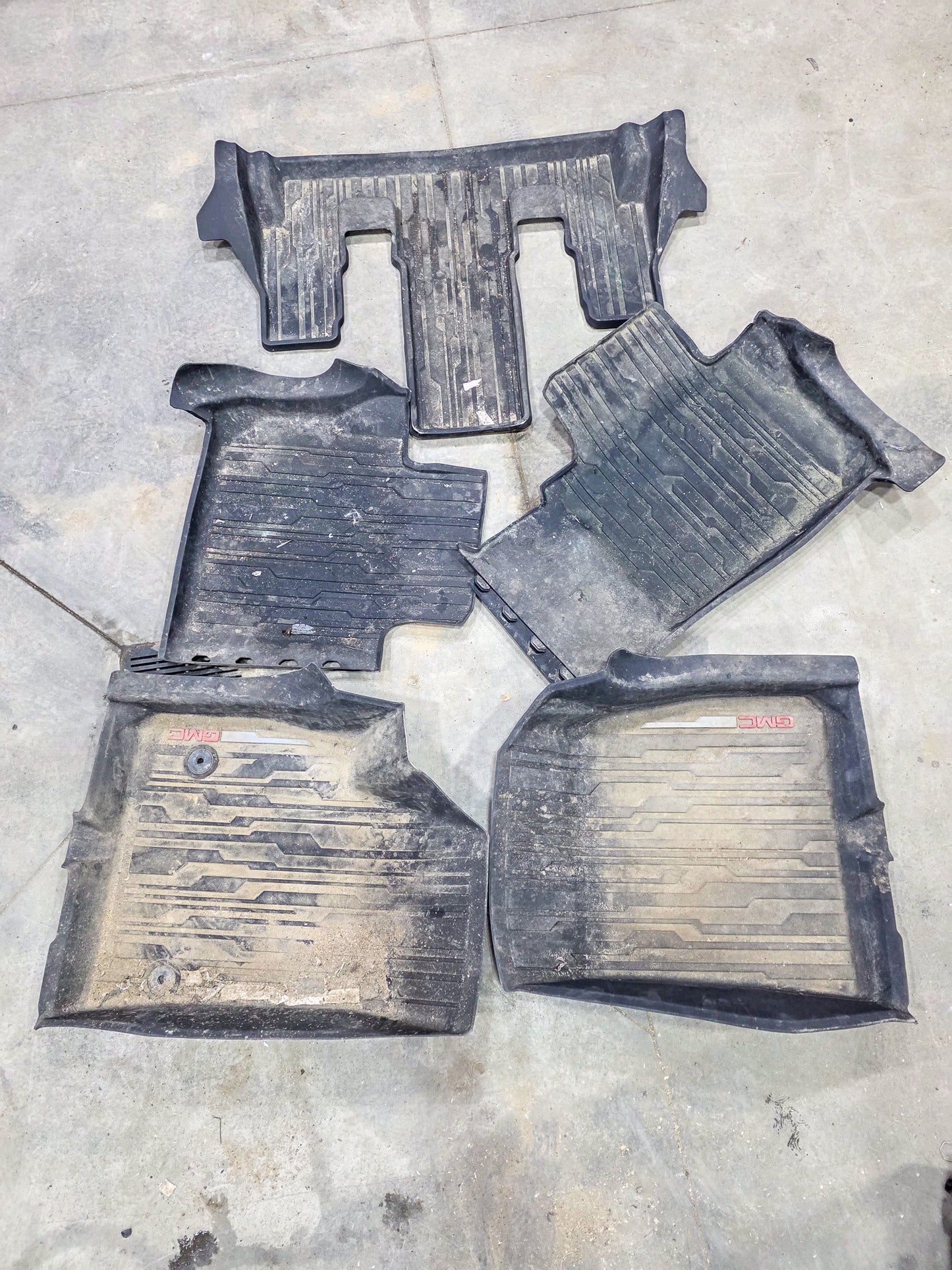 2017-2023 GMC Acadia Front & Rear Floor Carpet Mat Cover Set OEM 23356366 - view 2