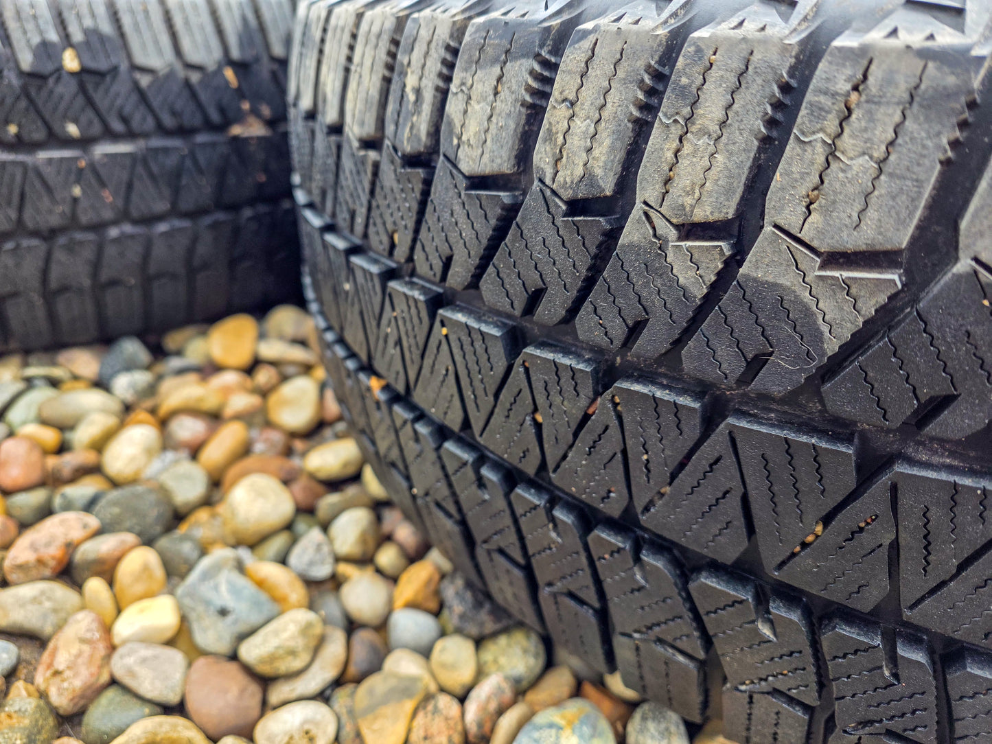 2019 Buick Envision Rim 19x7-1/2, 12 spoke (opt RZA), with tire 235/50 R19 Wheel Bolt pattern 5x120mm