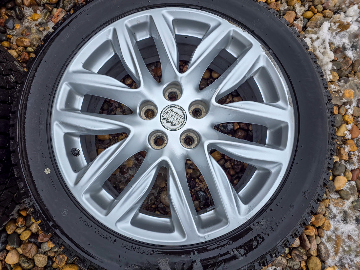 2019 Buick Envision Rim 19x7-1/2, 12 spoke (opt RZA), with tire 235/50 R19 Wheel Bolt pattern 5x120mm