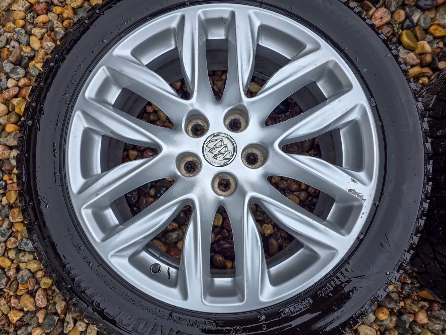 2019 Buick Envision Rim 19x7-1/2, 12 spoke (opt RZA), with tire 235/50 R19 Wheel Bolt pattern 5x120mm