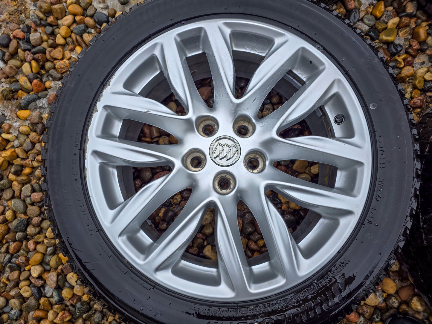 2019 Buick Envision Rim 19x7-1/2, 12 spoke (opt RZA), with tire 235/50 R19 Wheel Bolt pattern 5x120mm