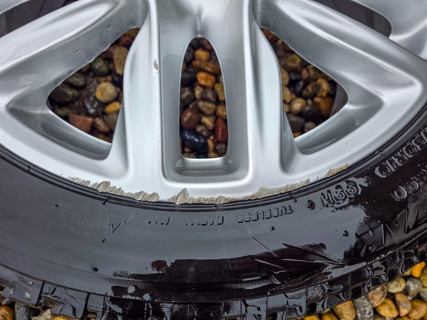 2019 Buick Envision Rim 19x7-1/2, 12 spoke (opt RZA), with tire 235/50 R19 Wheel Bolt pattern 5x120mm
