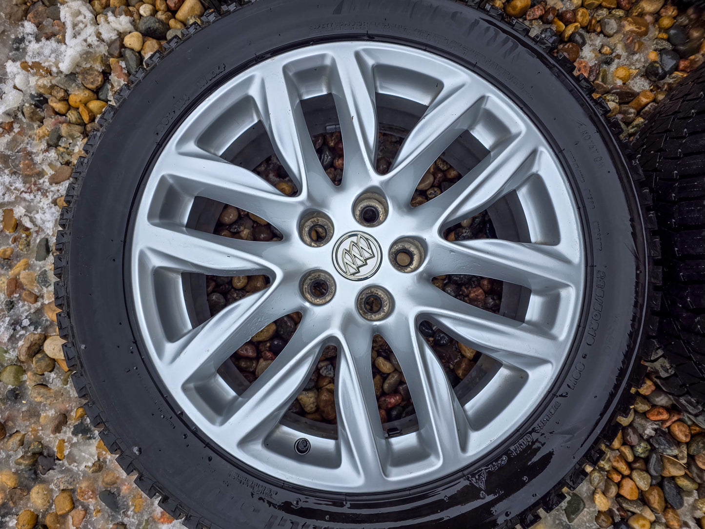 2019 Buick Envision Rim 19x7-1/2, 12 spoke (opt RZA), with tire 235/50 R19 Wheel Bolt pattern 5x120mm
