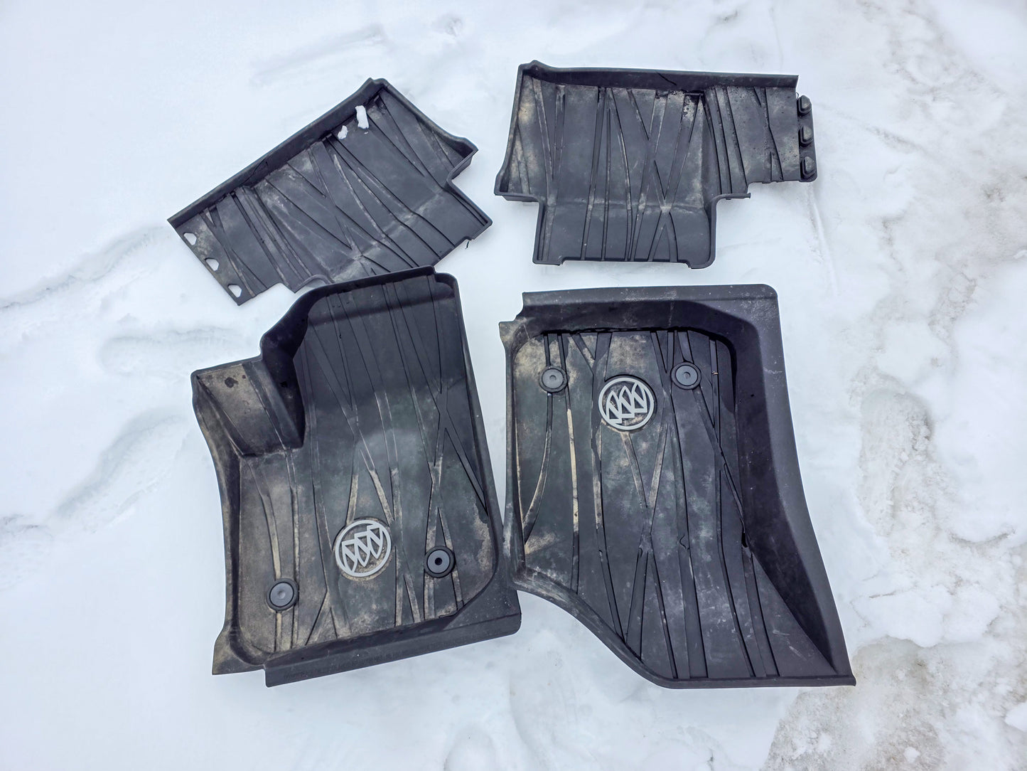 2017-2020 Buick Envision Front & Rear Floor Carpet Mat Cover Set Oem