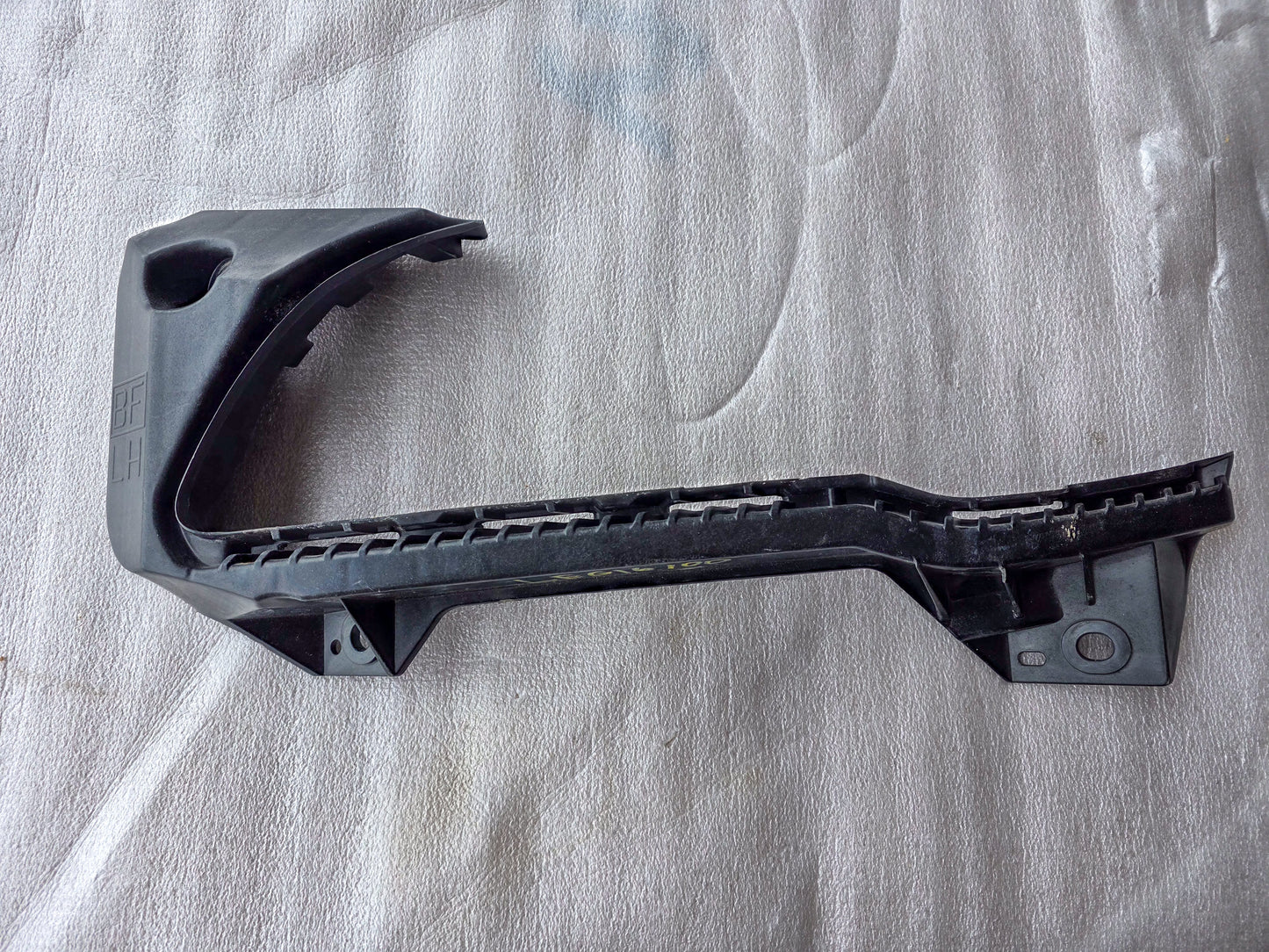 2015-2017 Subaru Legacy Front Driver Left Side Bracket Corner Front Left 57707AL014