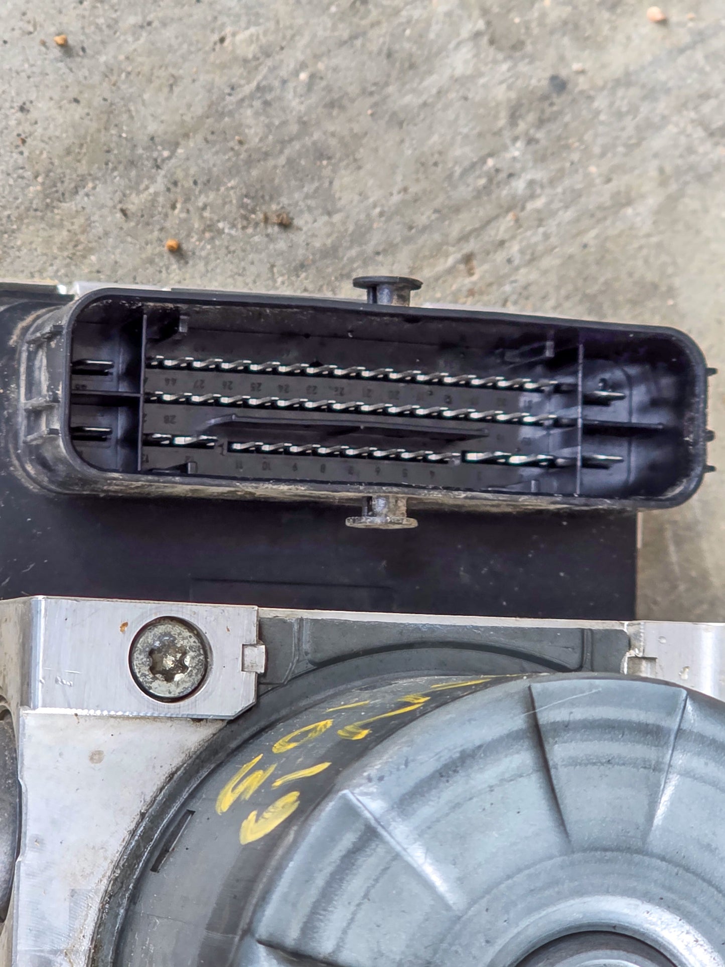 2018-2019 Buick Envision Anti-Lock Brake System Abs Module 84375583
