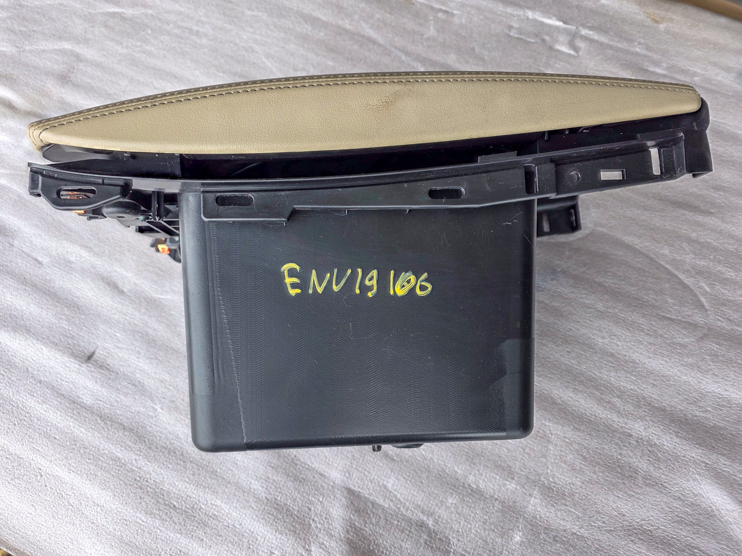 2017-2020 Buick Envision Front Center Console Arm Rest Storage Panel 1313751, 545238347