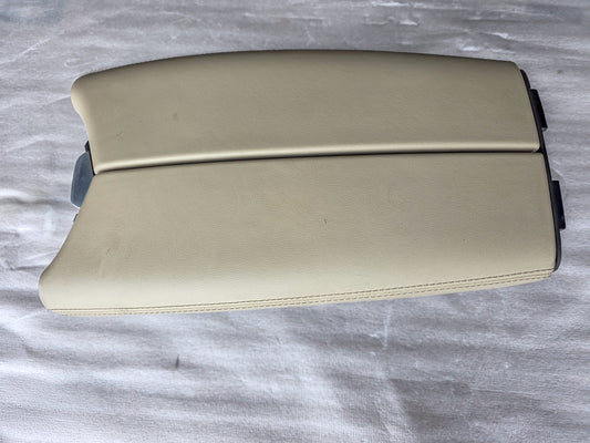 2017-2020 Buick Envision Front Center Console Arm Rest Storage Panel 1313751, 545238347
