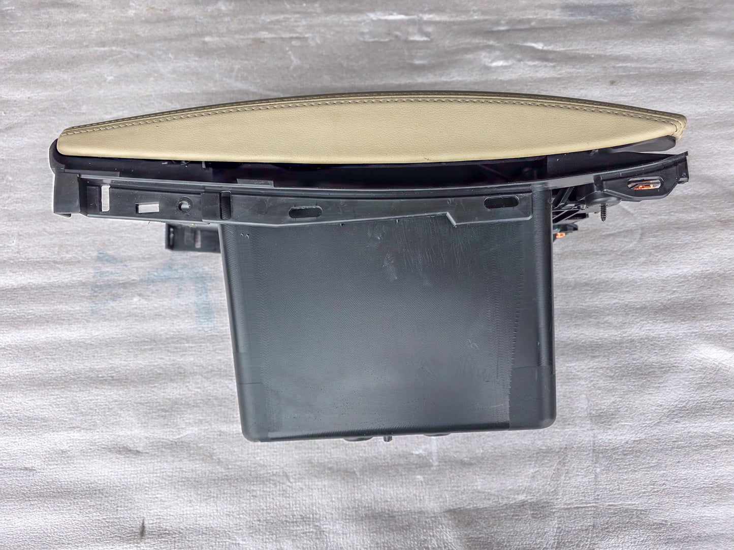 2017-2020 Buick Envision Front Center Console Arm Rest Storage Panel 1313751, 545238347