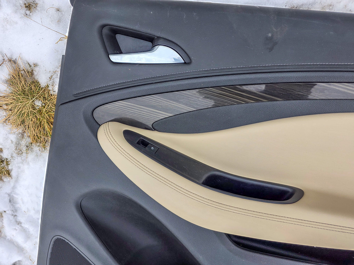 2016-2020 Buick Envision Rear Passenger Right Side Interior Door Card Lining Trim Panel 84344752,  84631312, 84412274