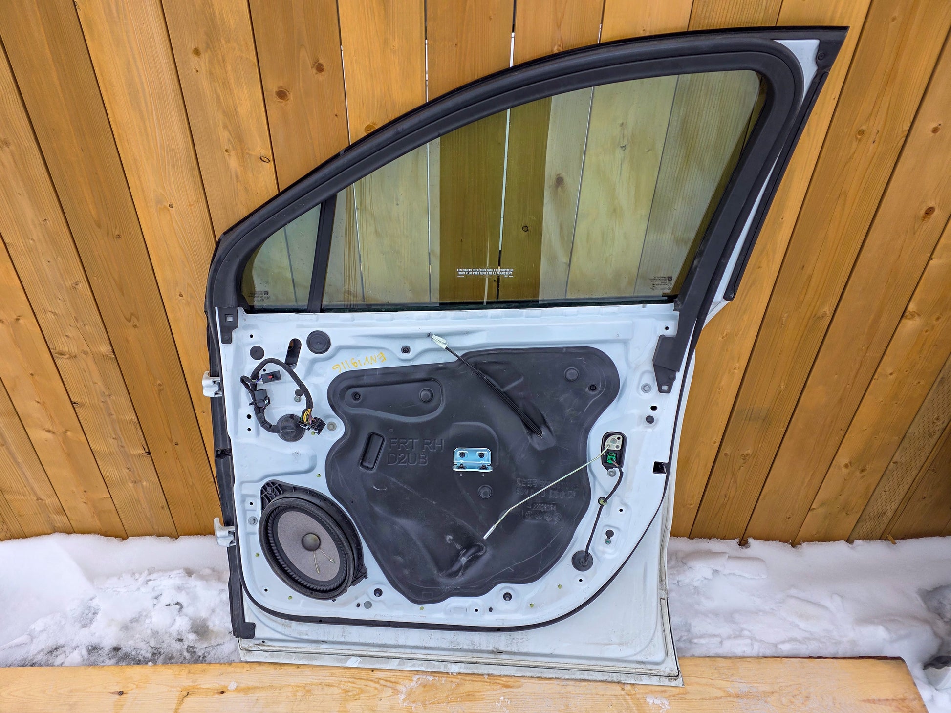 2016-2020 Buick Envision Door Front Passenger Right Side 23141897, 23141901, 84011072 - view 3