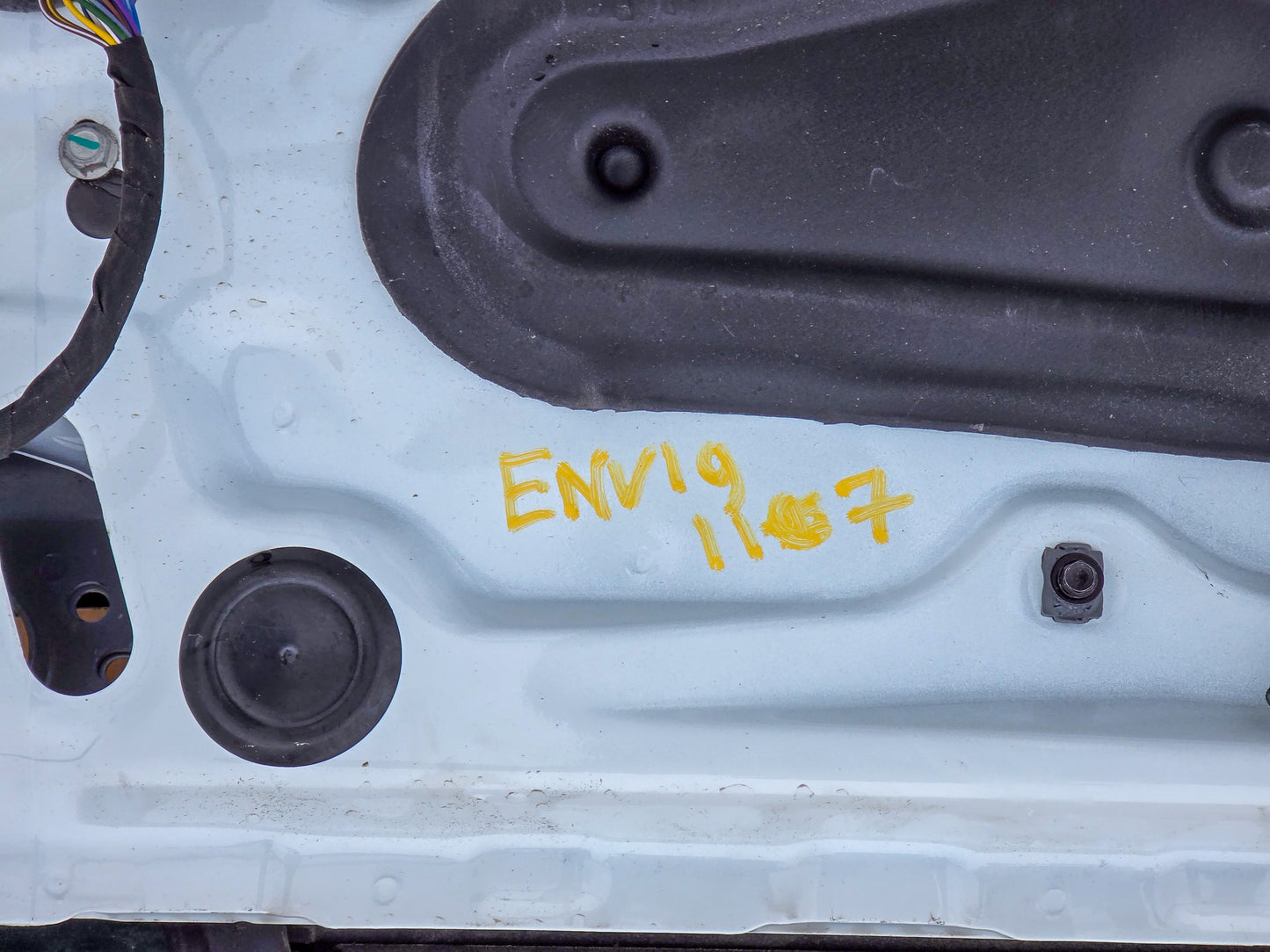 2016-2020 Buick Envision Door Front Driver Left Side 23141896, 23141900, 84011073 - view 3