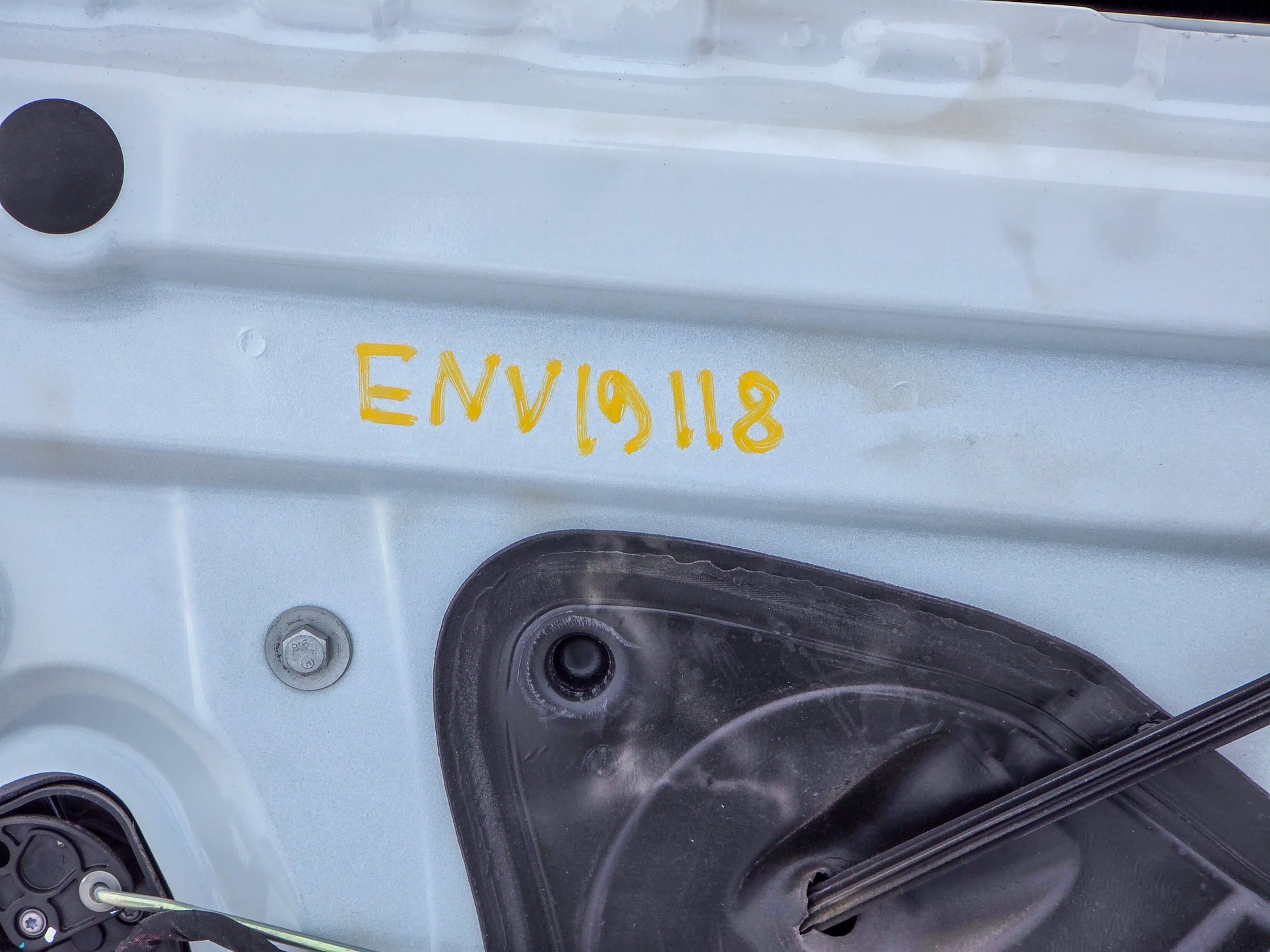 2016-2020 Buick Envision Door Rear Driver Left Side 23141898 , 23141902 - view 3
