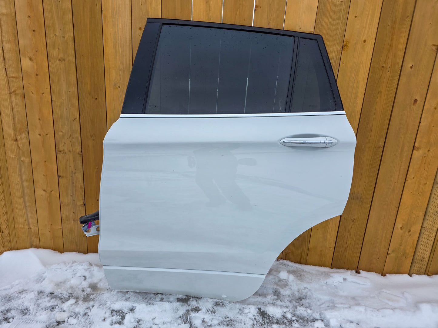 2016-2020 Buick Envision Door Rear Driver Left Side 23141898 , 23141902