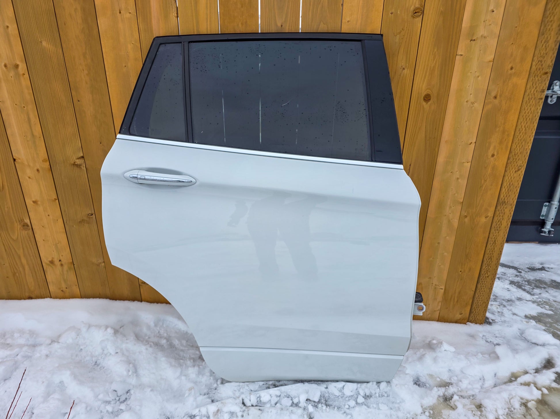 2016-2020 Buick Envision Door Rear Passenger Right Side 23141899, 23141903, 22883005