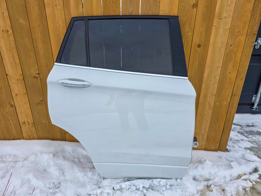 2016-2020 Buick Envision Door Rear Passenger Right Side 23141899, 23141903, 22883005