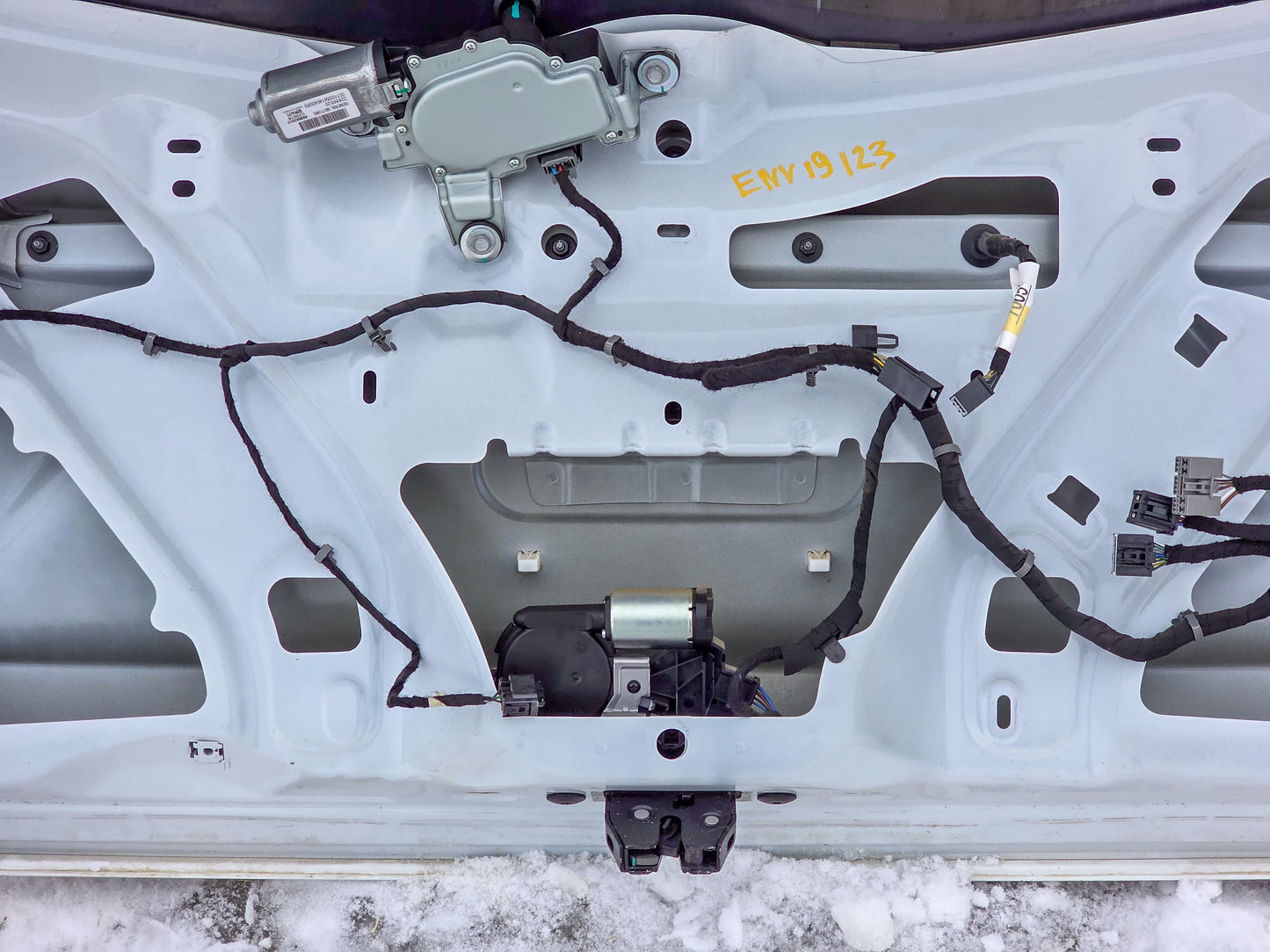 2019-2020 Buick Envision Rear Tailgate Liftgate Boot Trunk Lid 84493668, 84337823, 84418993, 84452226 - view 5
