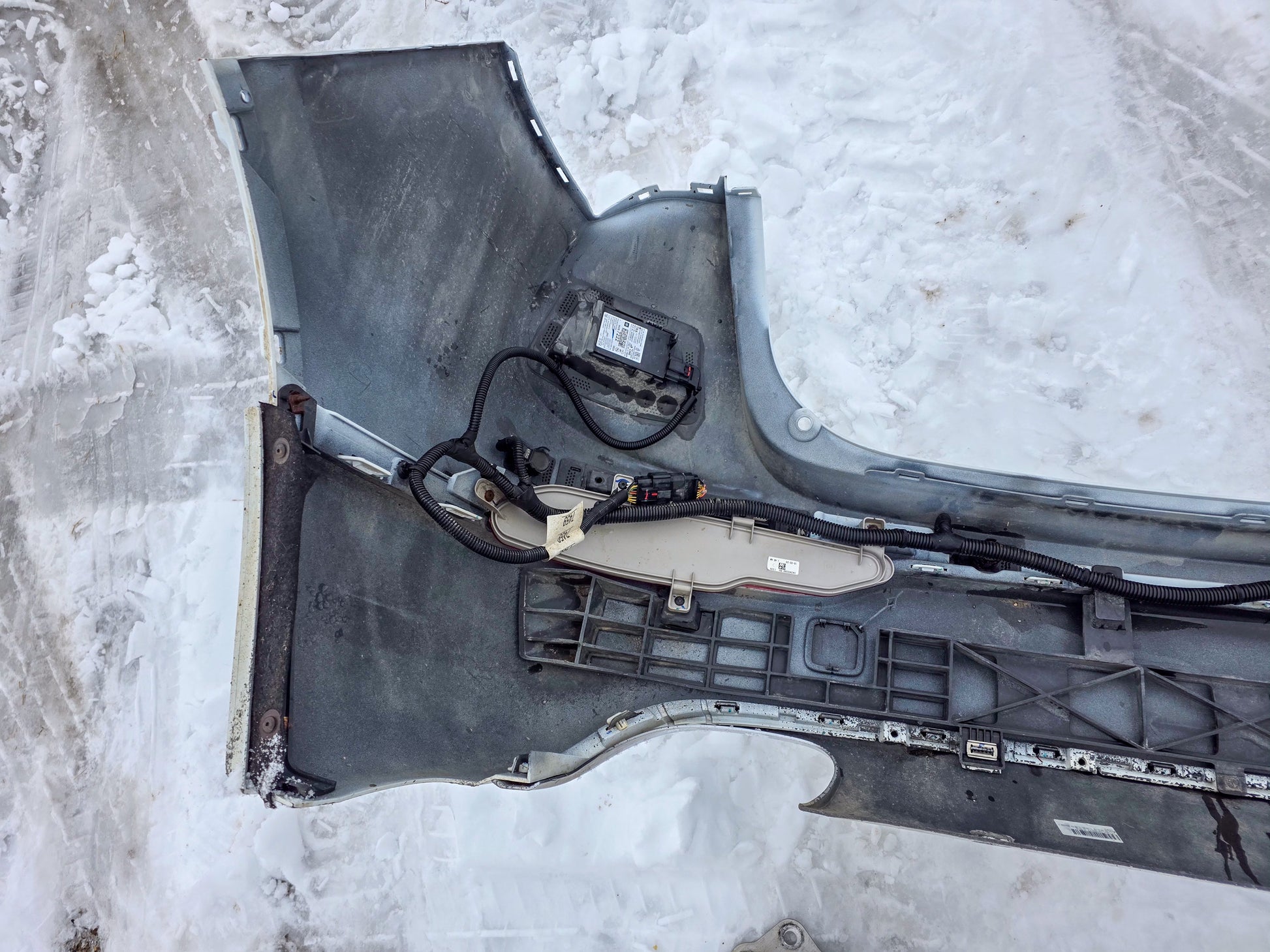 2019-2020 Buick Envision Rear Bumper Assembly W/ Blind Spot Alert 84287222, 84352365, 13392400, 84594533 - view 4