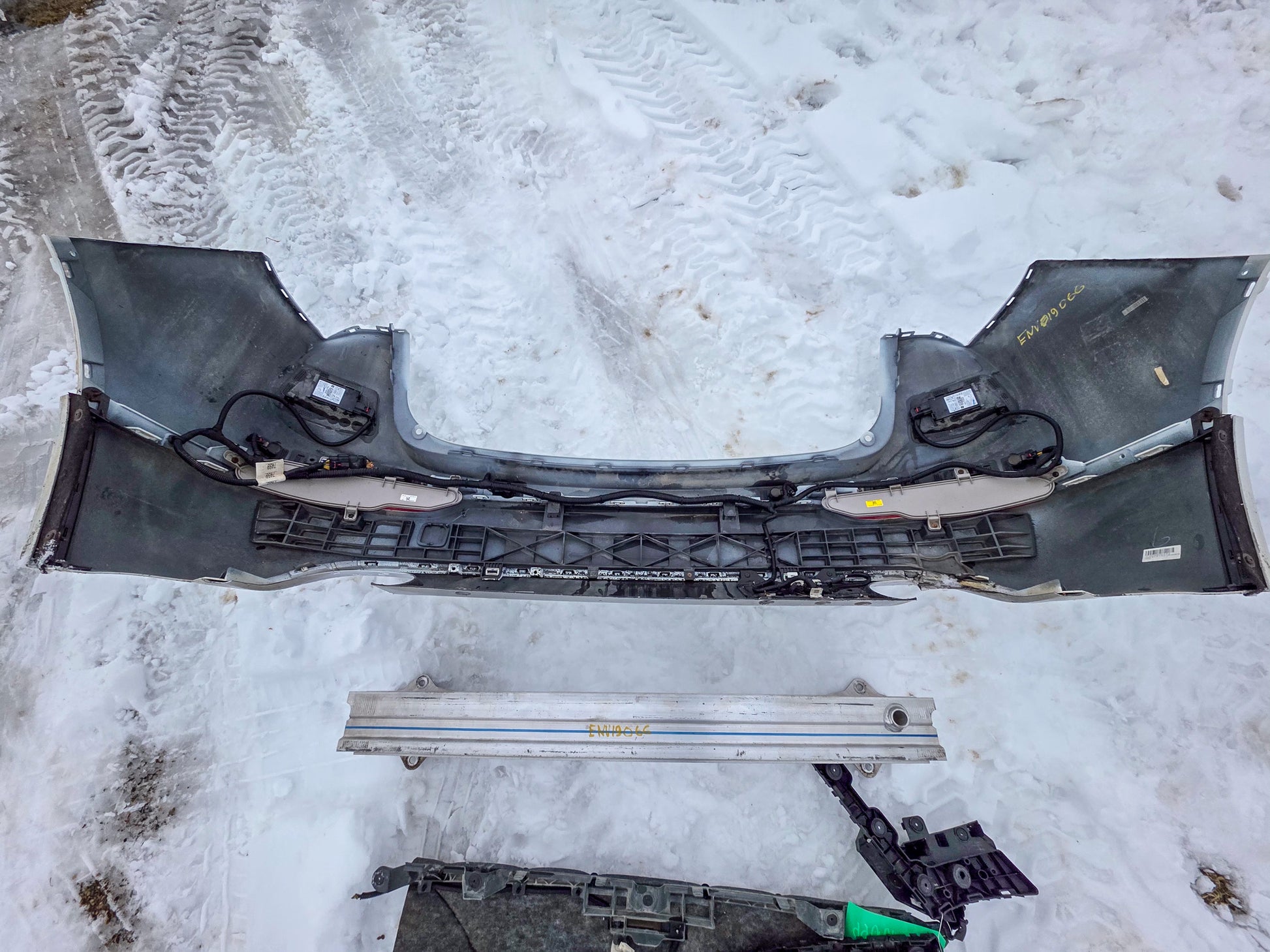 2019-2020 Buick Envision Rear Bumper Assembly W/ Blind Spot Alert 84287222, 84352365, 13392400, 84594533 - view 6