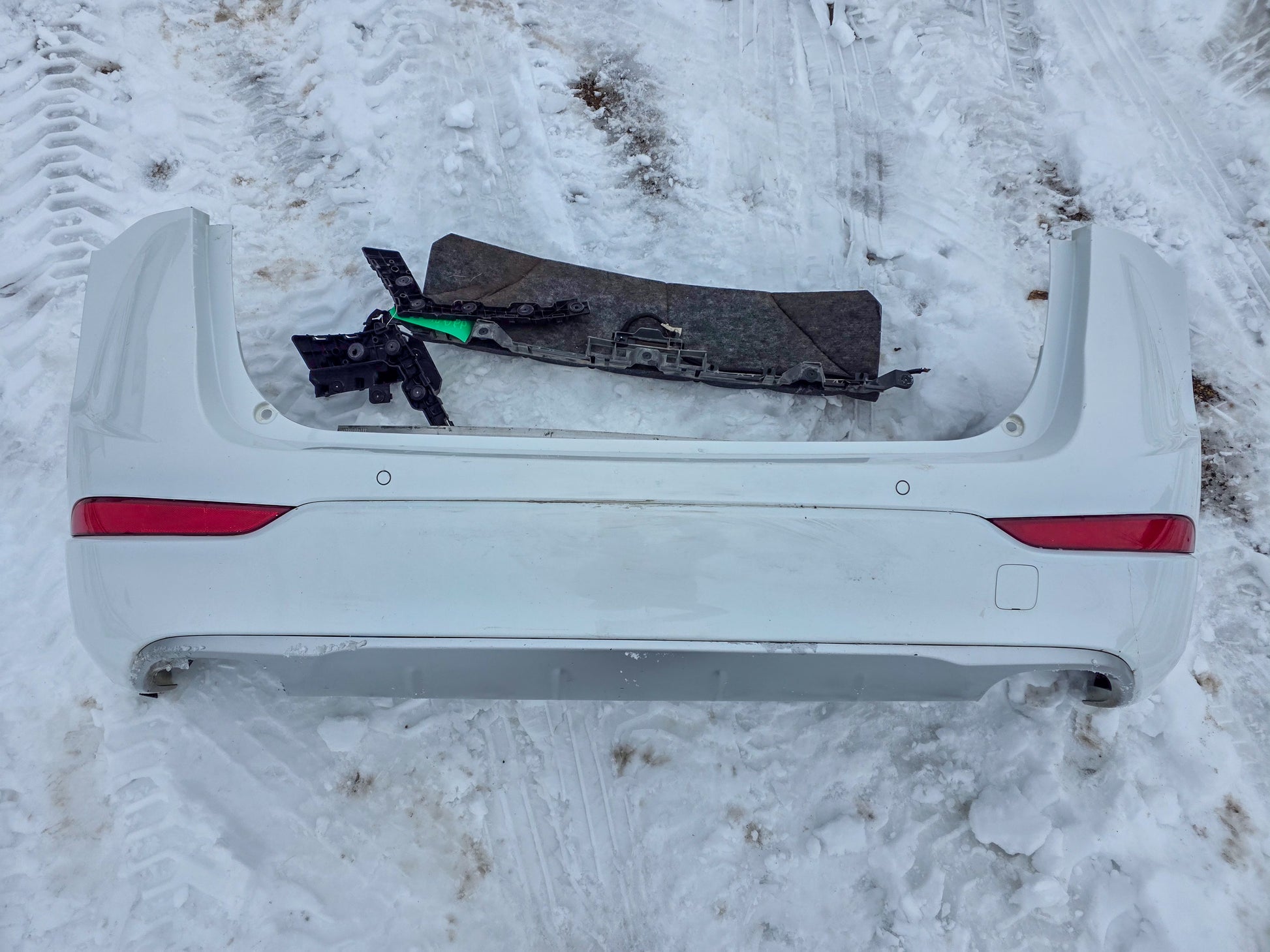 2019-2020 Buick Envision Rear Bumper Assembly W/ Blind Spot Alert 84287222, 84352365, 13392400, 84594533