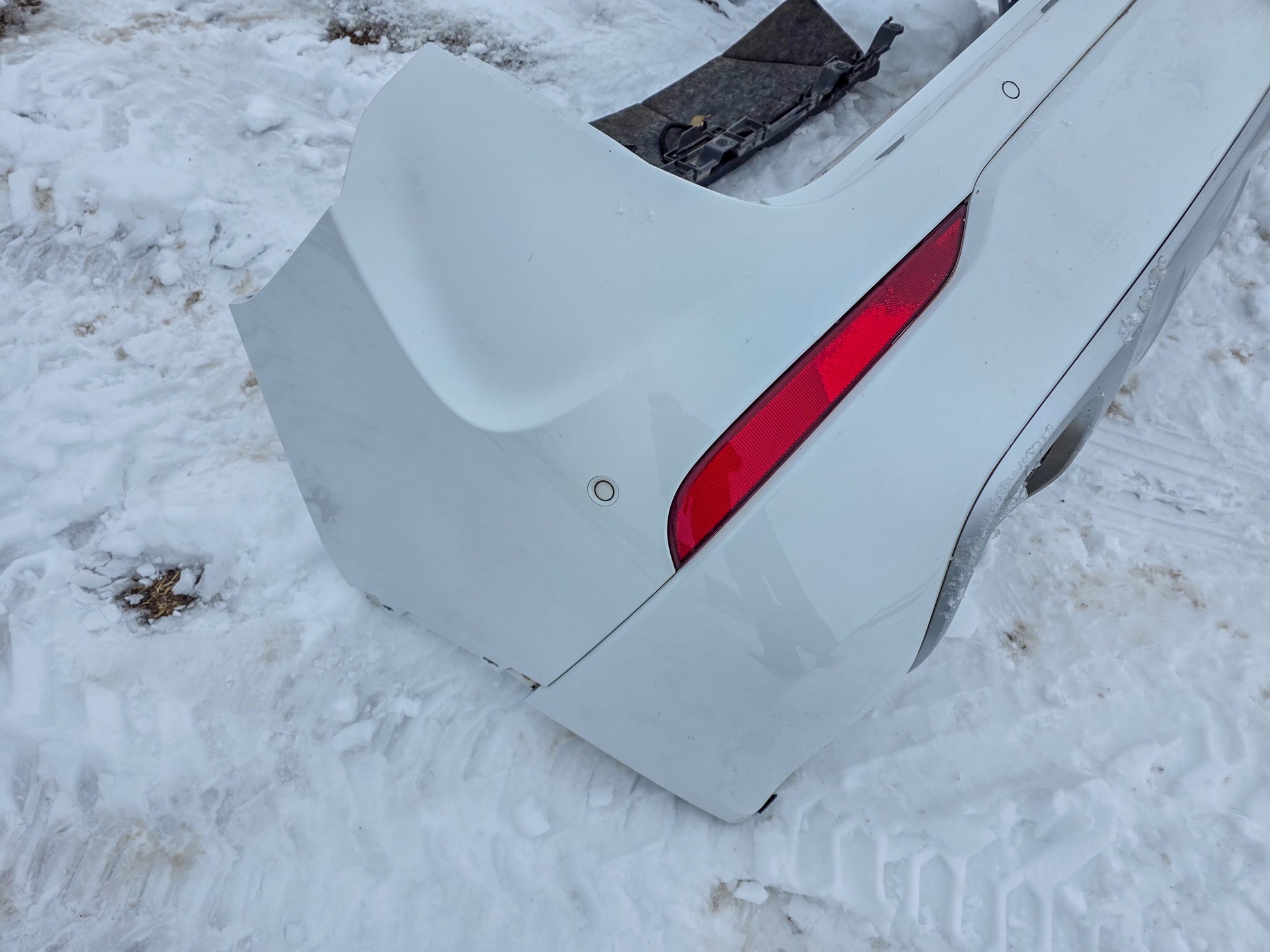 2019-2020 Buick Envision Rear Bumper Assembly W/ Blind Spot Alert 84287222, 84352365, 13392400, 84594533 - view 8