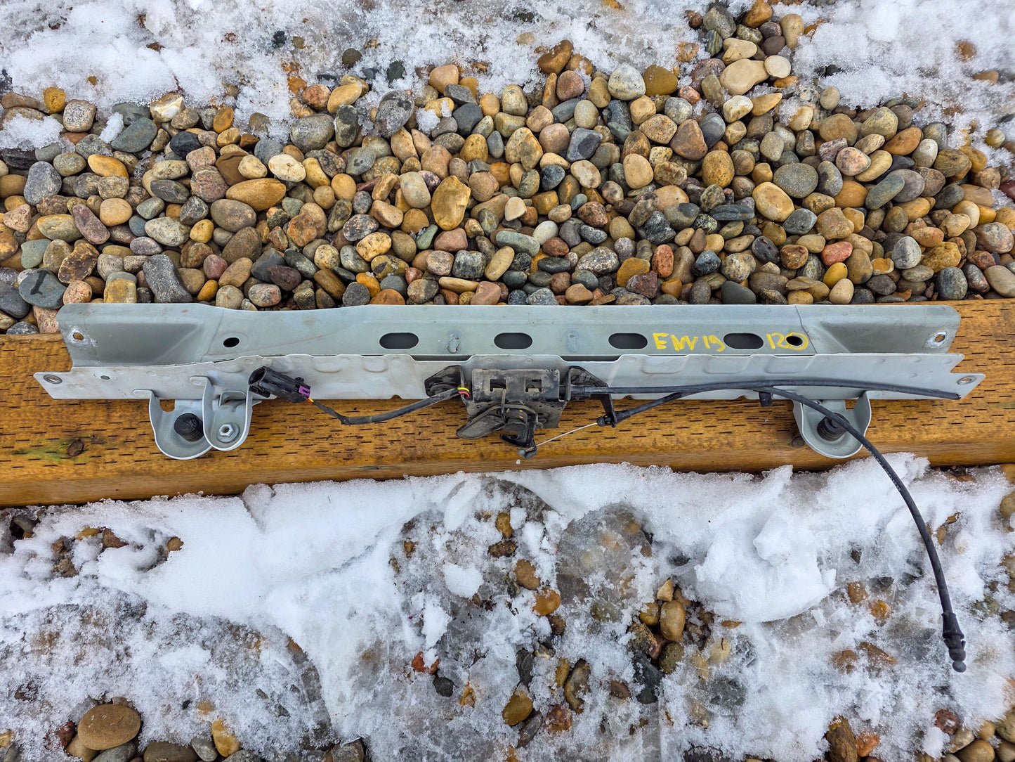 2016-2020 Buick Envision Front End Upper Tie Bar Assembly with Reinforcements Brackets and Nuts