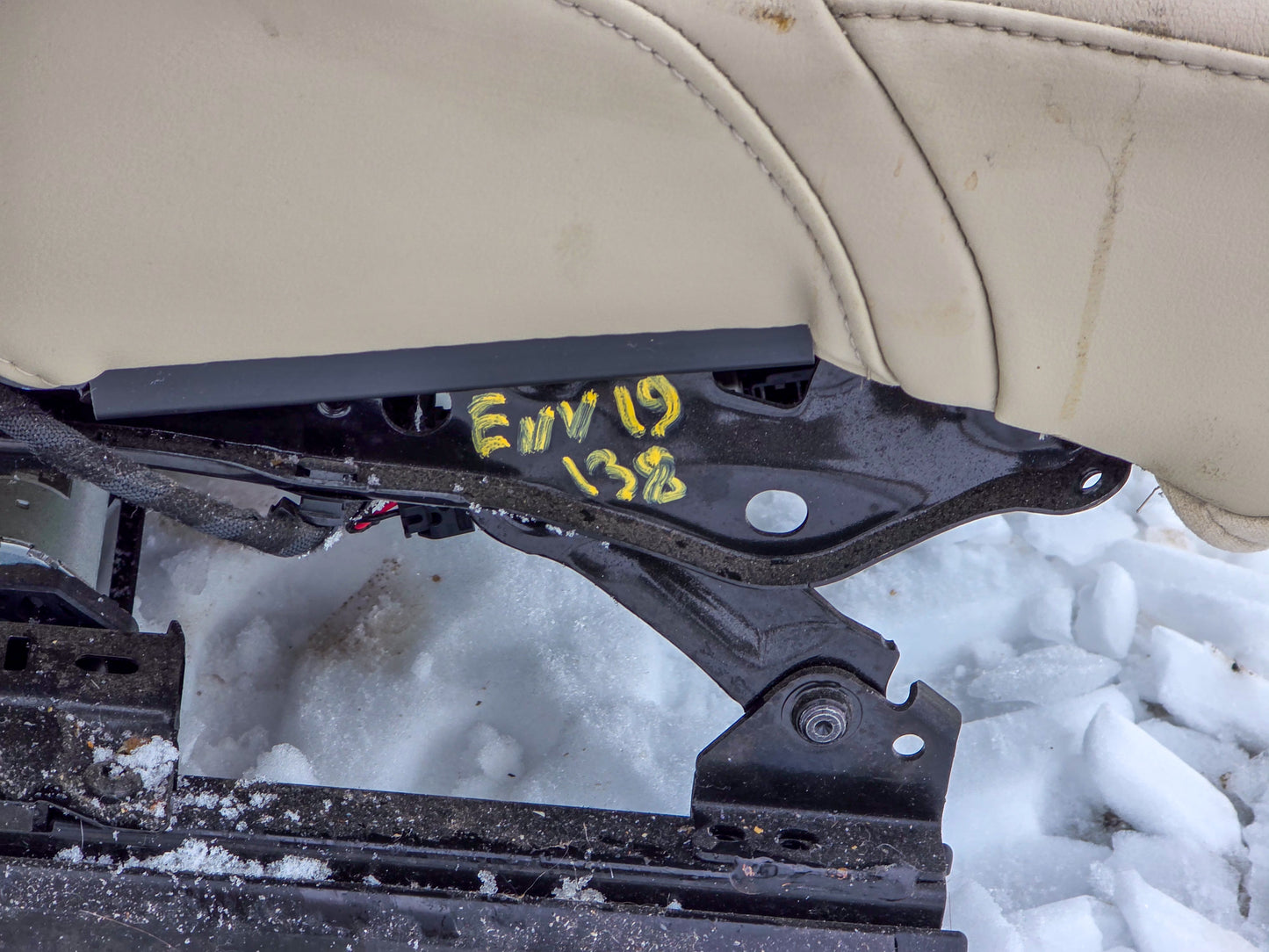 2016-2020 Buick Envision Front Driver Left Side Seat 84275745,  84151971, 23307024, 84023044
