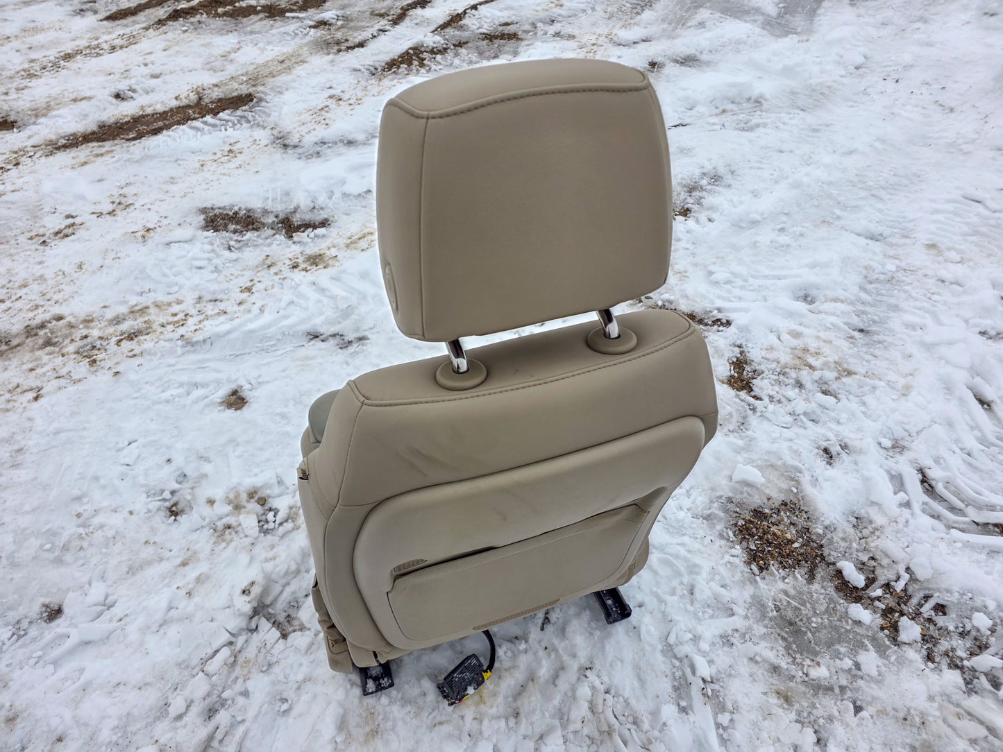 2016-2020 Buick Envision Front Driver Left Side Seat 84275745,  84151971, 23307024, 84023044