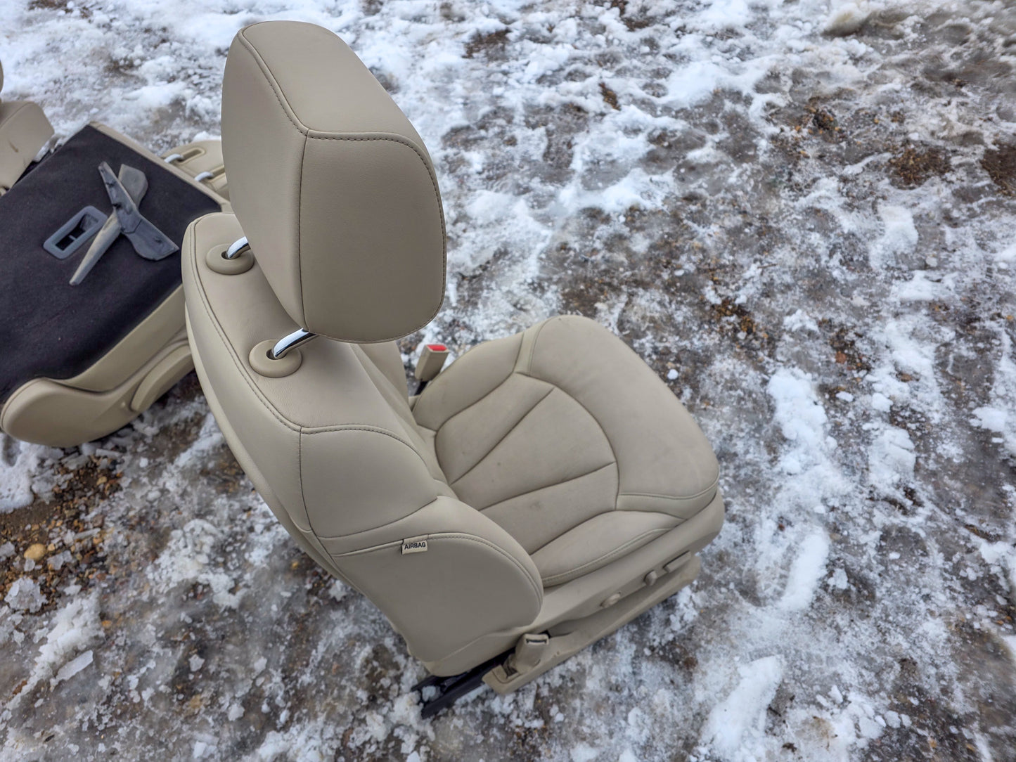 2016-2020 Buick Envision Front Passenger Right Side Seat 84151978,  84461746,  84434334