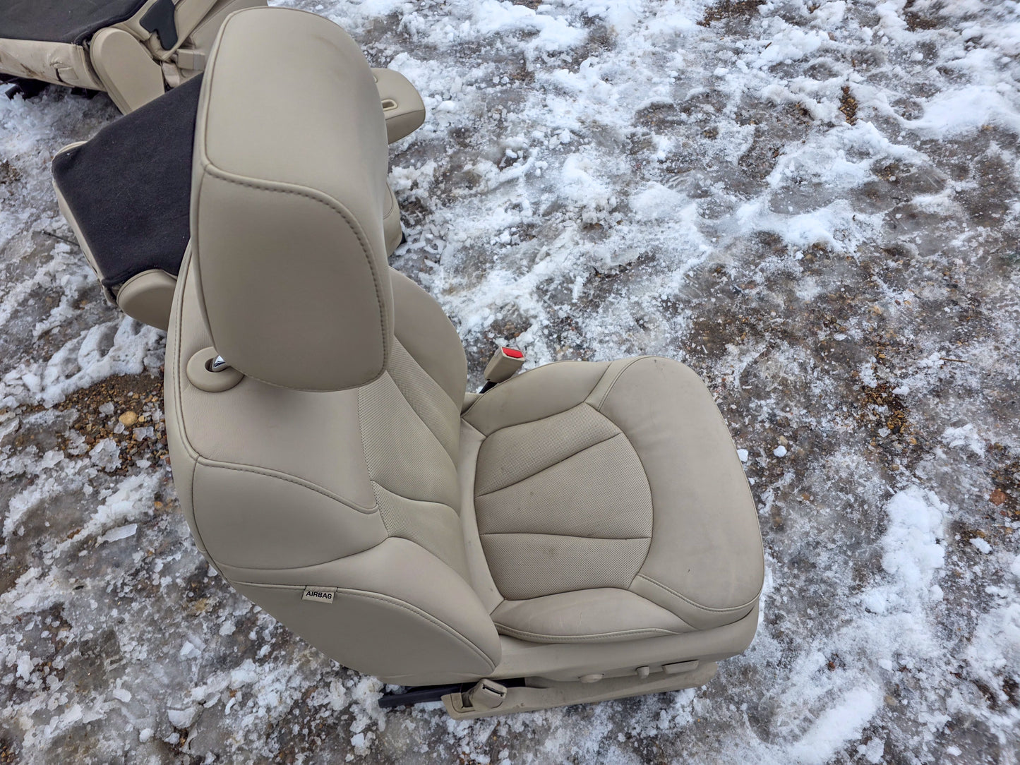 2016-2020 Buick Envision Front Passenger Right Side Seat 84151978,  84461746,  84434334