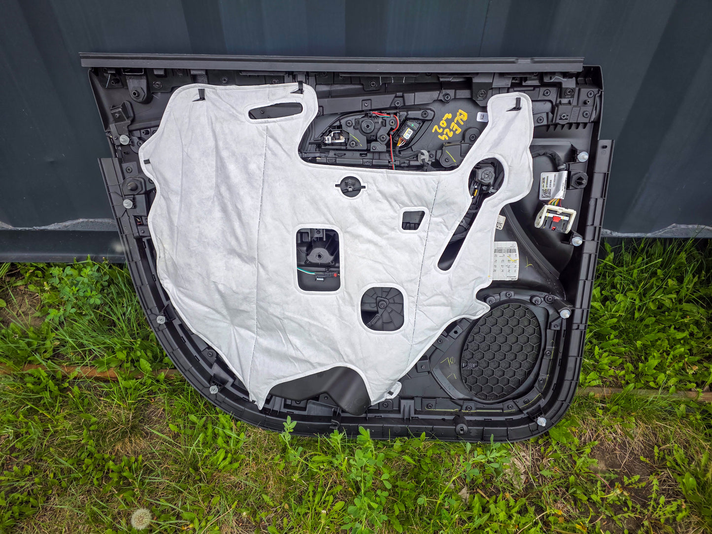 2023-2026 Chevrolet Blazer Front Passenger Right Side Interior Door Card Lining Trim Panel 87828913, 85645696