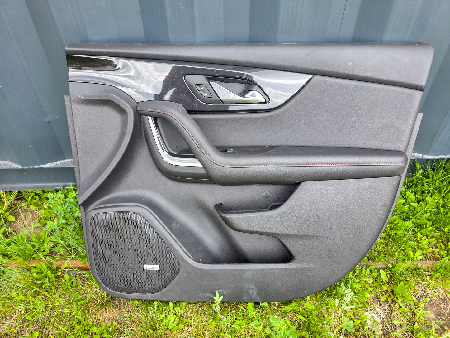 2023-2026 Chevrolet Blazer Front Passenger Right Side Interior Door Card Lining Trim Panel 87828913, 85645696