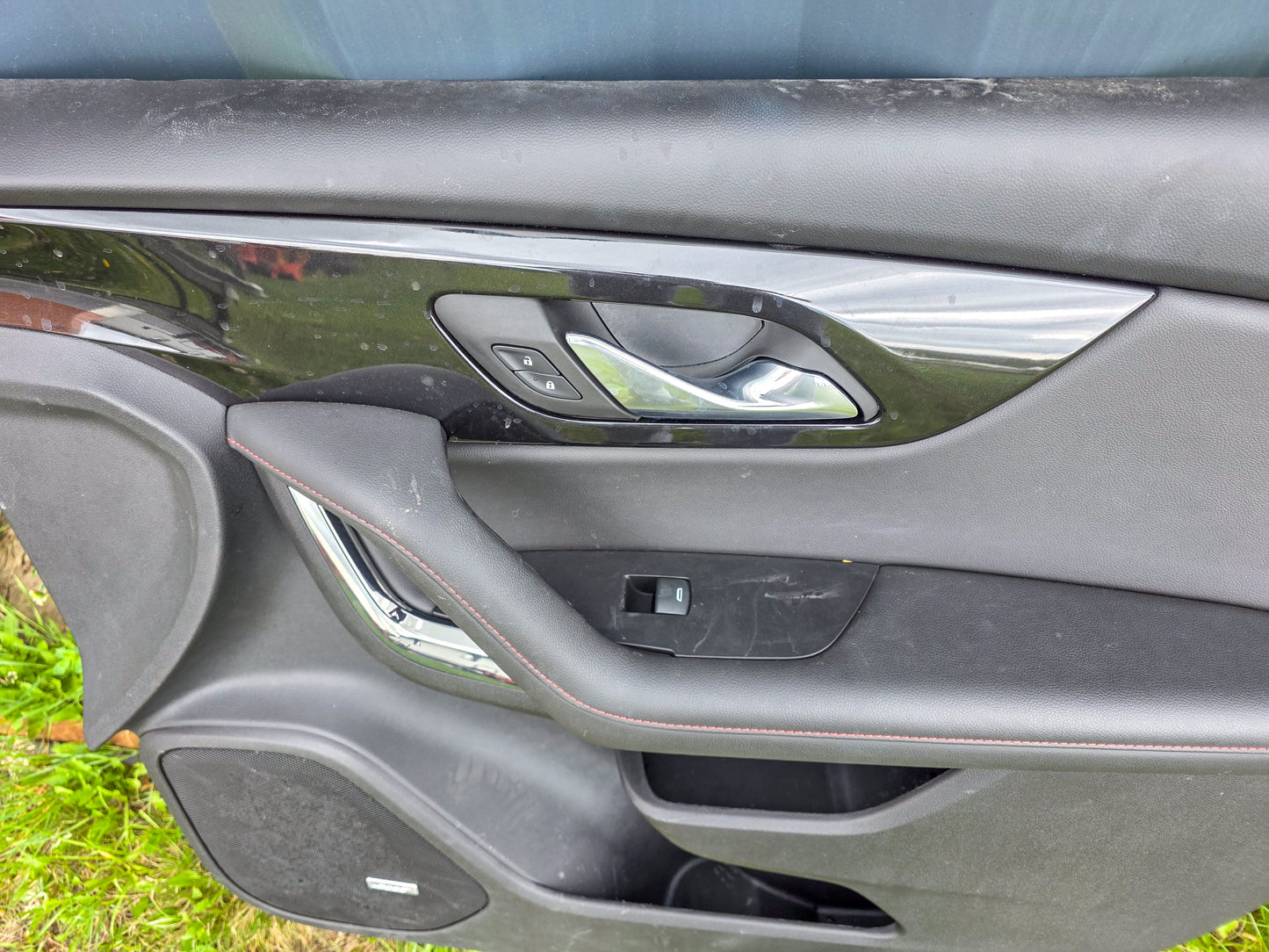 2023-2026 Chevrolet Blazer Front Passenger Right Side Interior Door Card Lining Trim Panel 87828913, 85645696