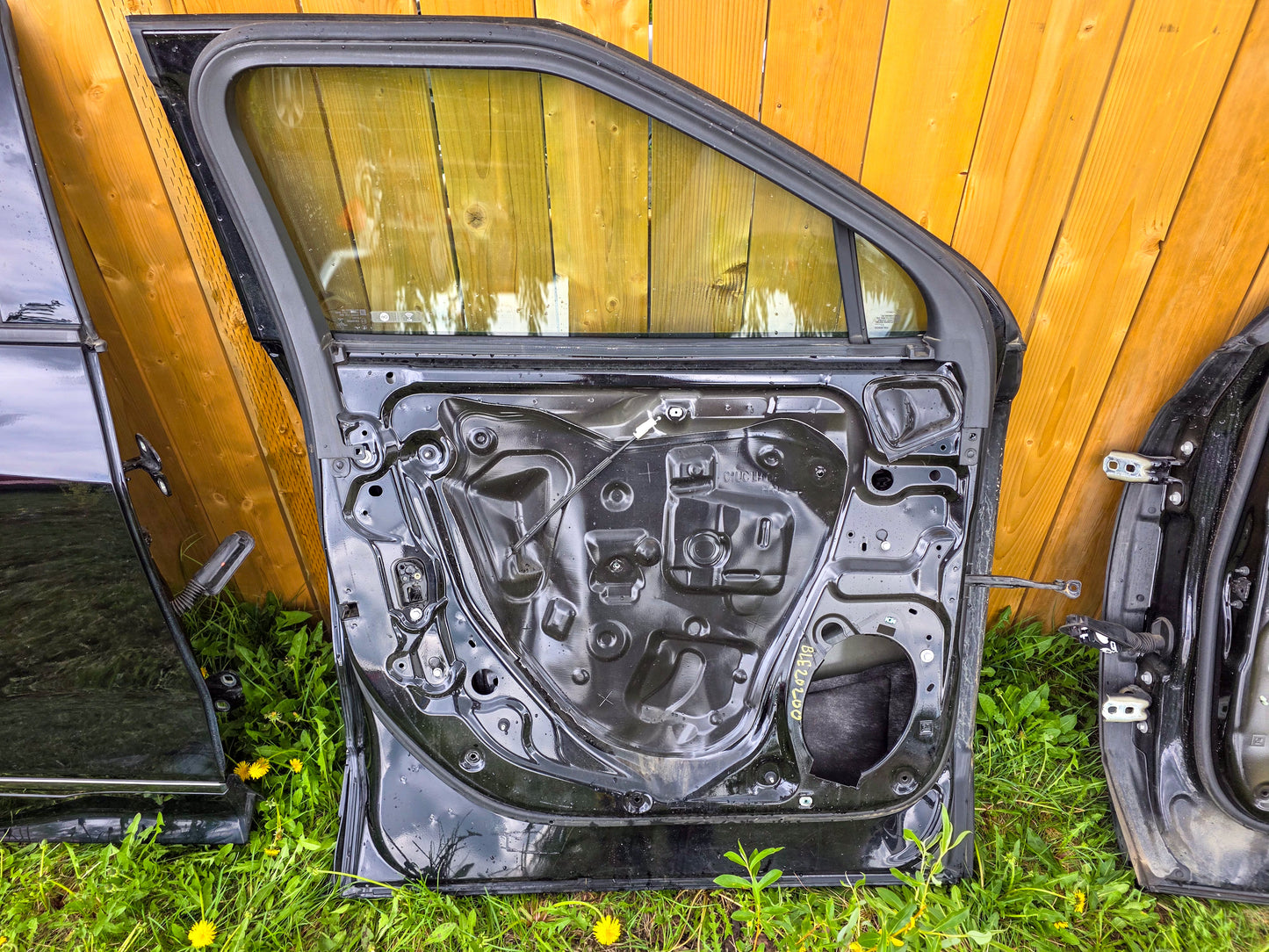 2019-2025 Chevrolet Blazer Front Left Driver Side Door Assembly Black OEM