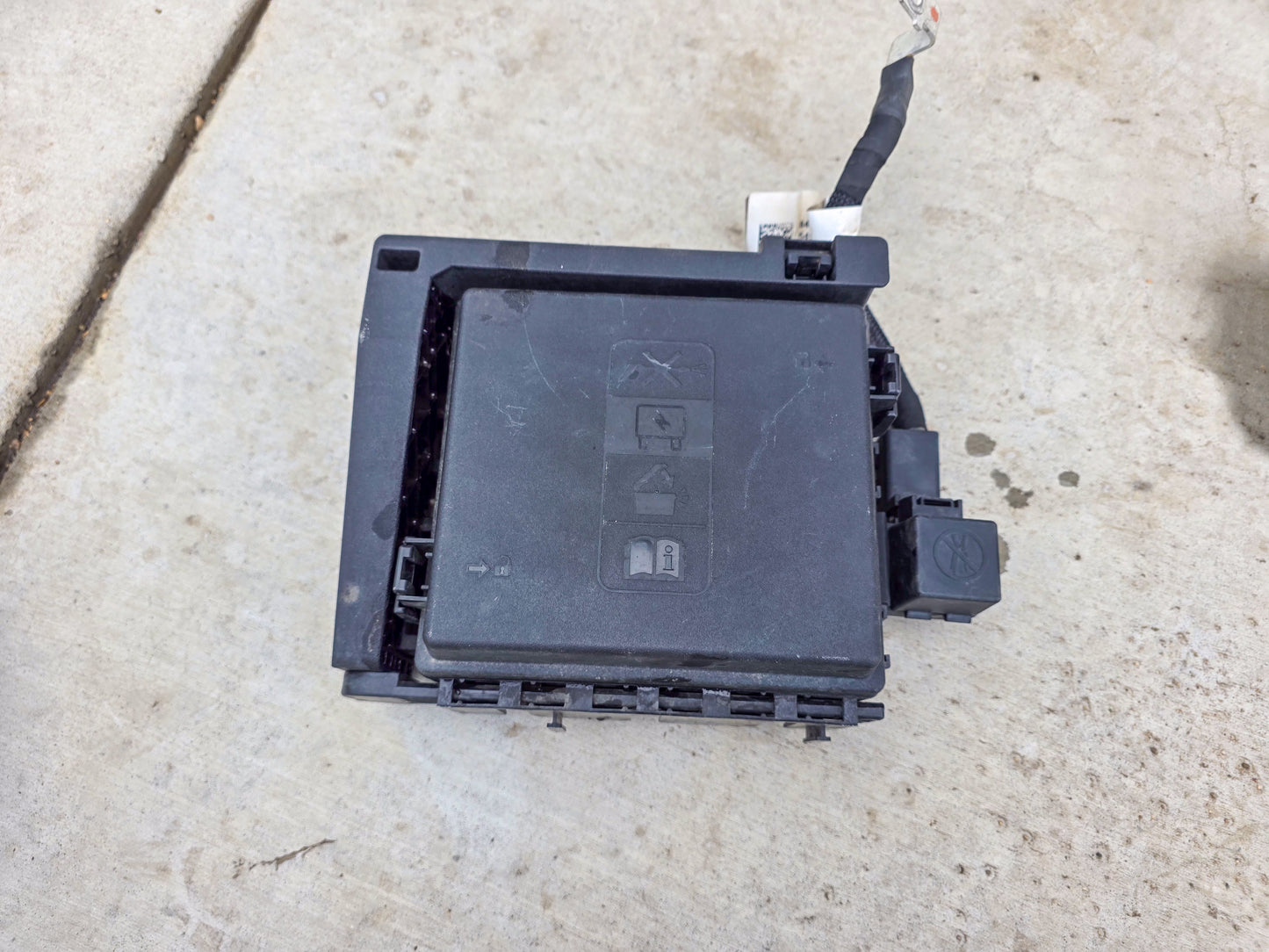 2023-2026 Chevrolet Blazer Engine Compartment Fuse Relay Box Block
