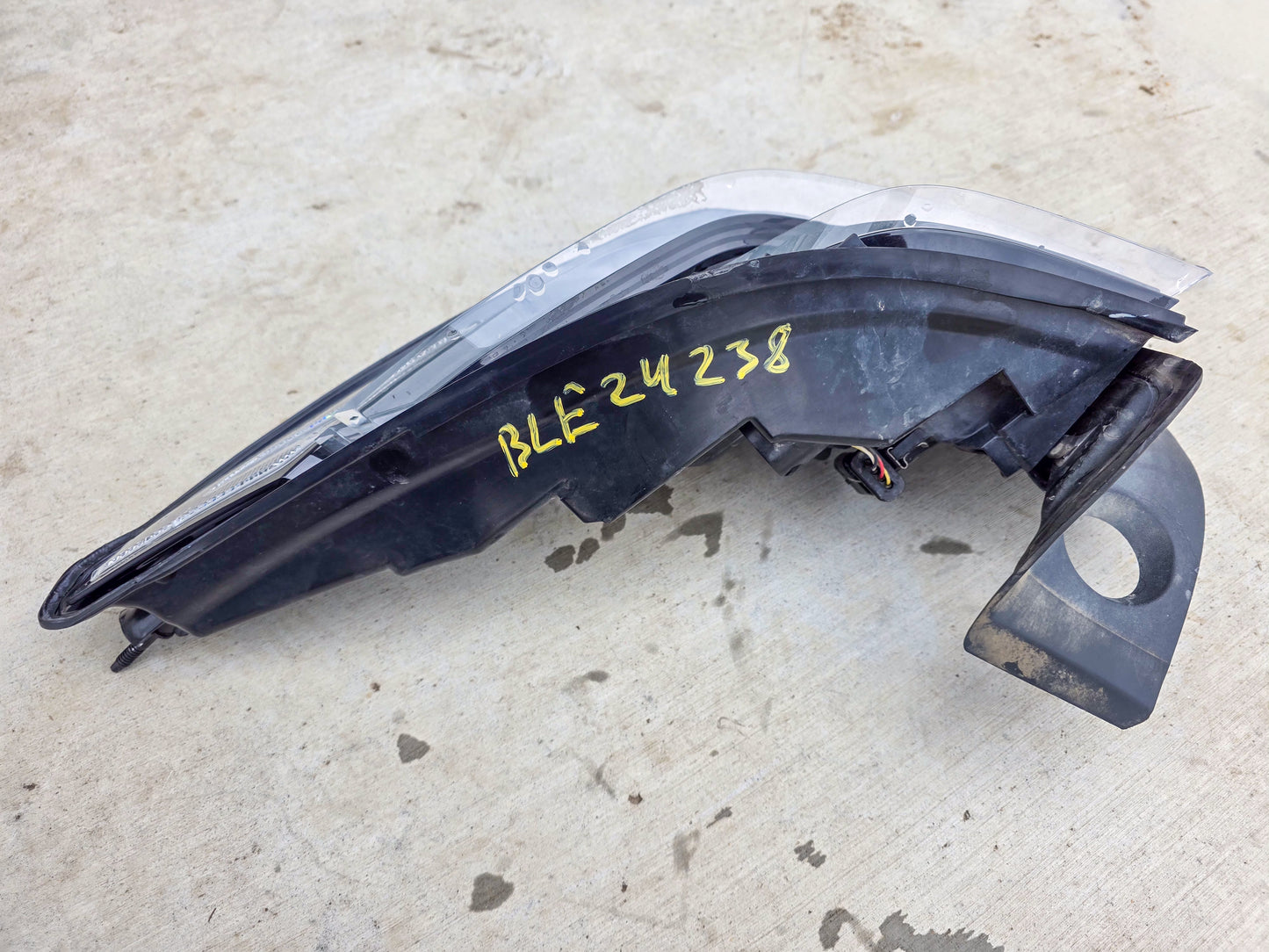 2023-2026 Chevrolet Blazer Tail Light, Tail Lamp, Stop Lamp Combination OEM BROKEN GLASS