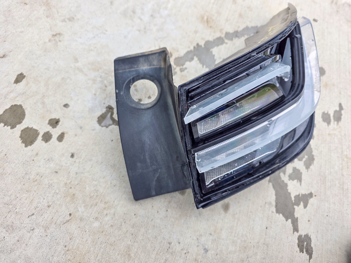 2023-2026 Chevrolet Blazer Tail Light, Tail Lamp, Stop Lamp Combination OEM BROKEN GLASS