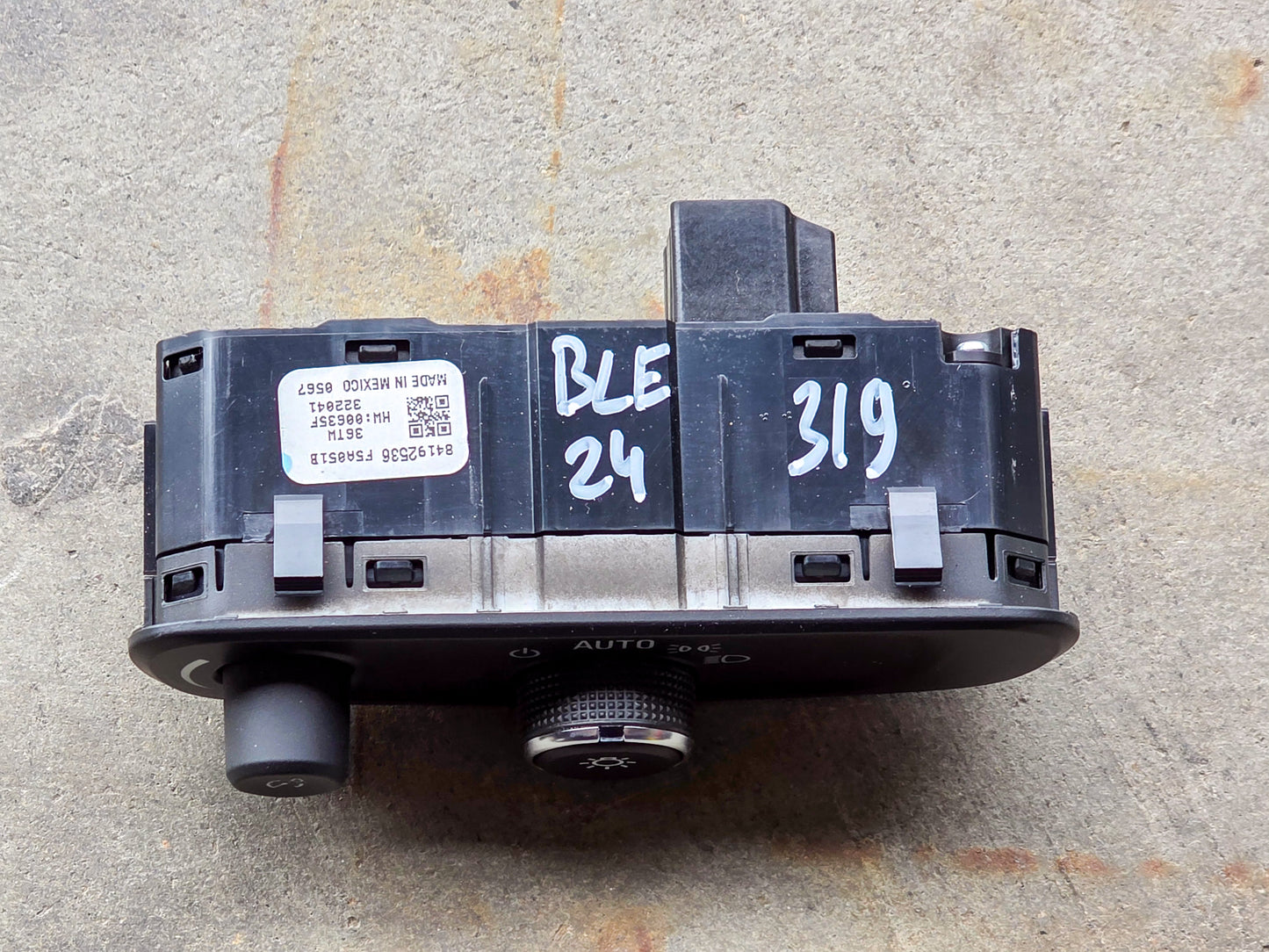 2016-2026 Chevrolet Blazer Headlight Switch With Dimmer Switch 84192536