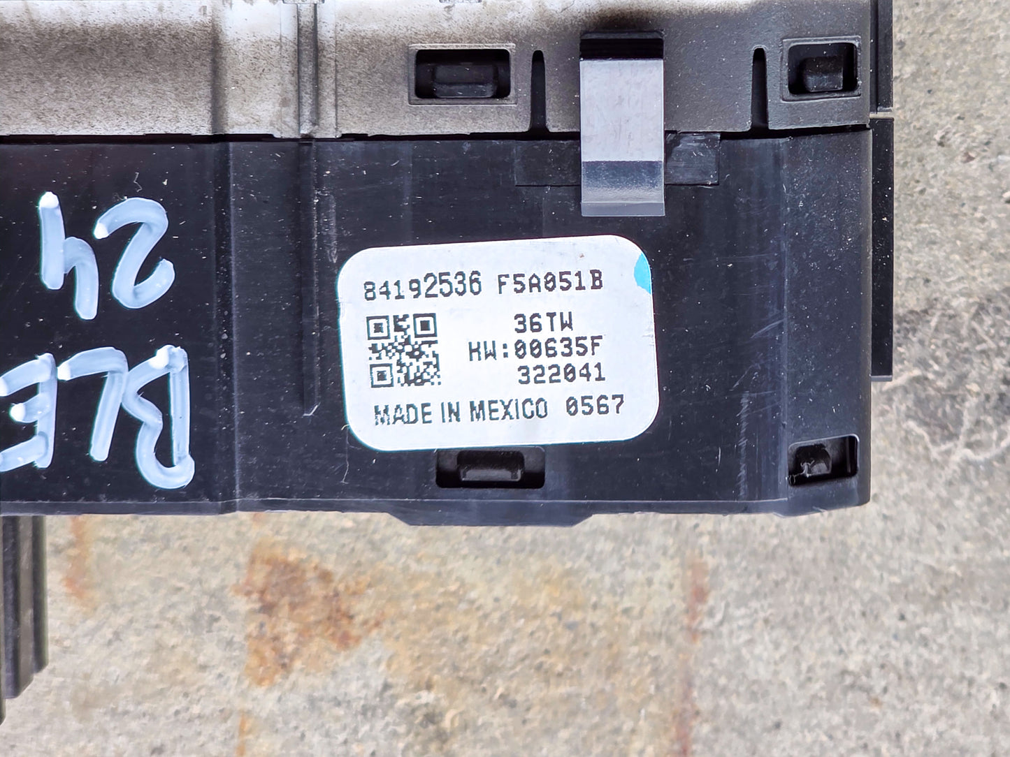 2016-2026 Chevrolet Blazer Headlight Switch With Dimmer Switch 84192536