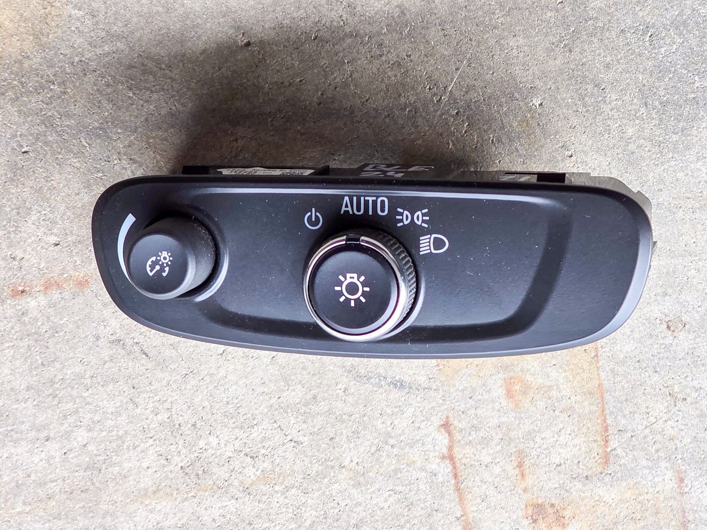 2016-2026 Chevrolet Blazer Headlight Switch With Dimmer Switch 84192536