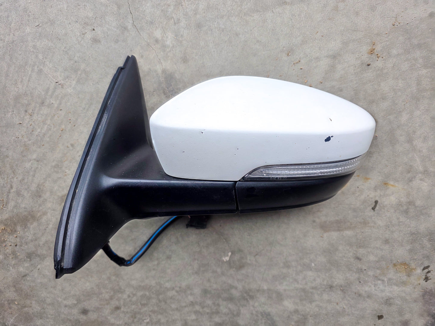 2011-2016 Volkswagen Jetta Front Driver Left Side Exterior Rear View Mirror